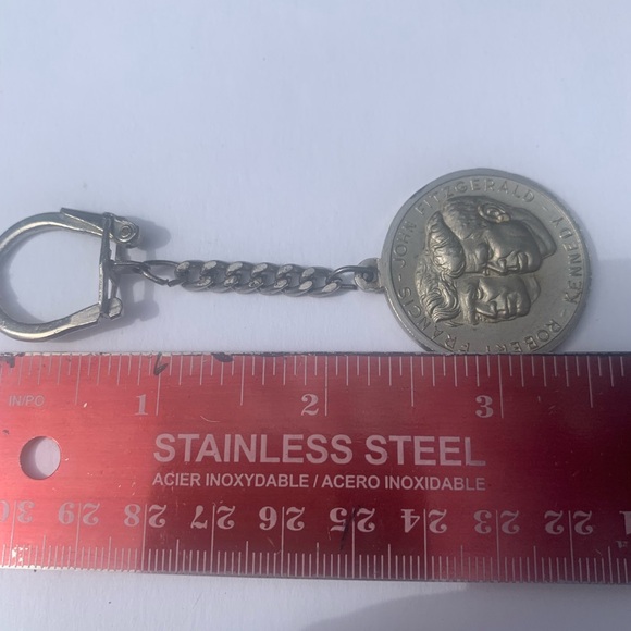 JFK, RFK & POPE Francis Paul Keychain with Medallion - Picture 4 of 14